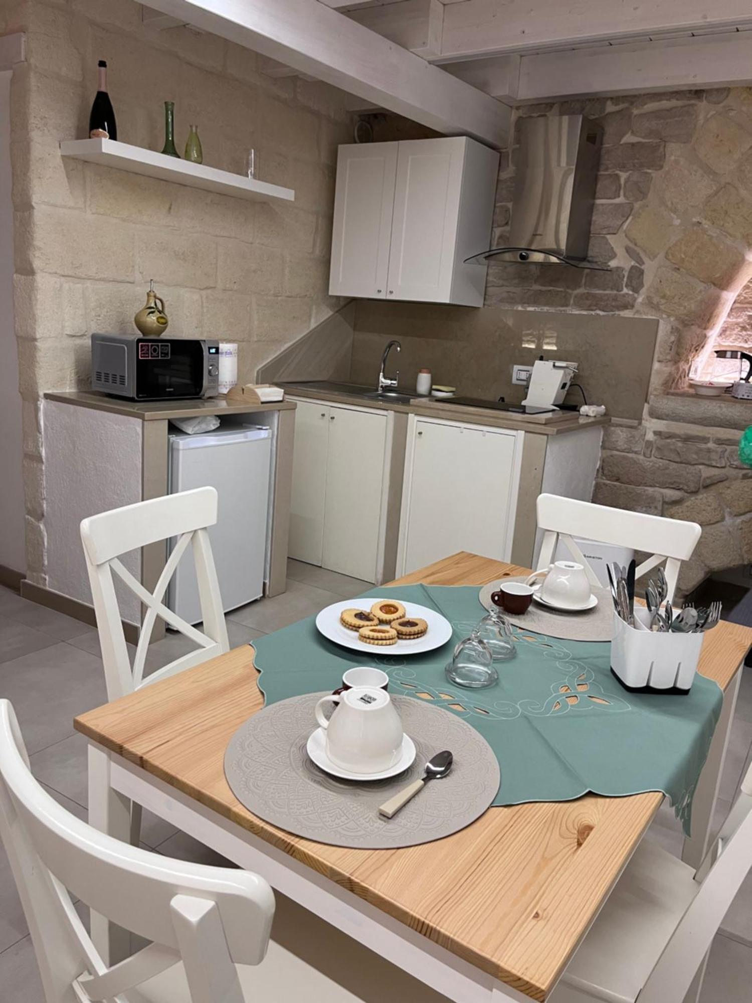 Epoca Suite House Trani Luaran gambar